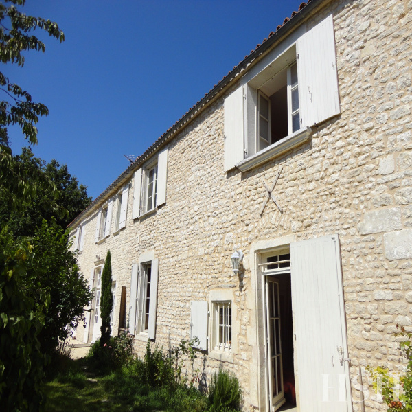 Offres de vente Maison La Rochelle 17000